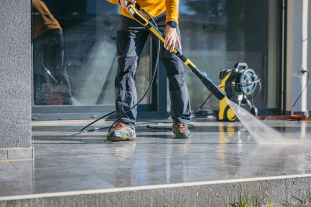 Best Driveway Pressure Washing  in Burbank, WA